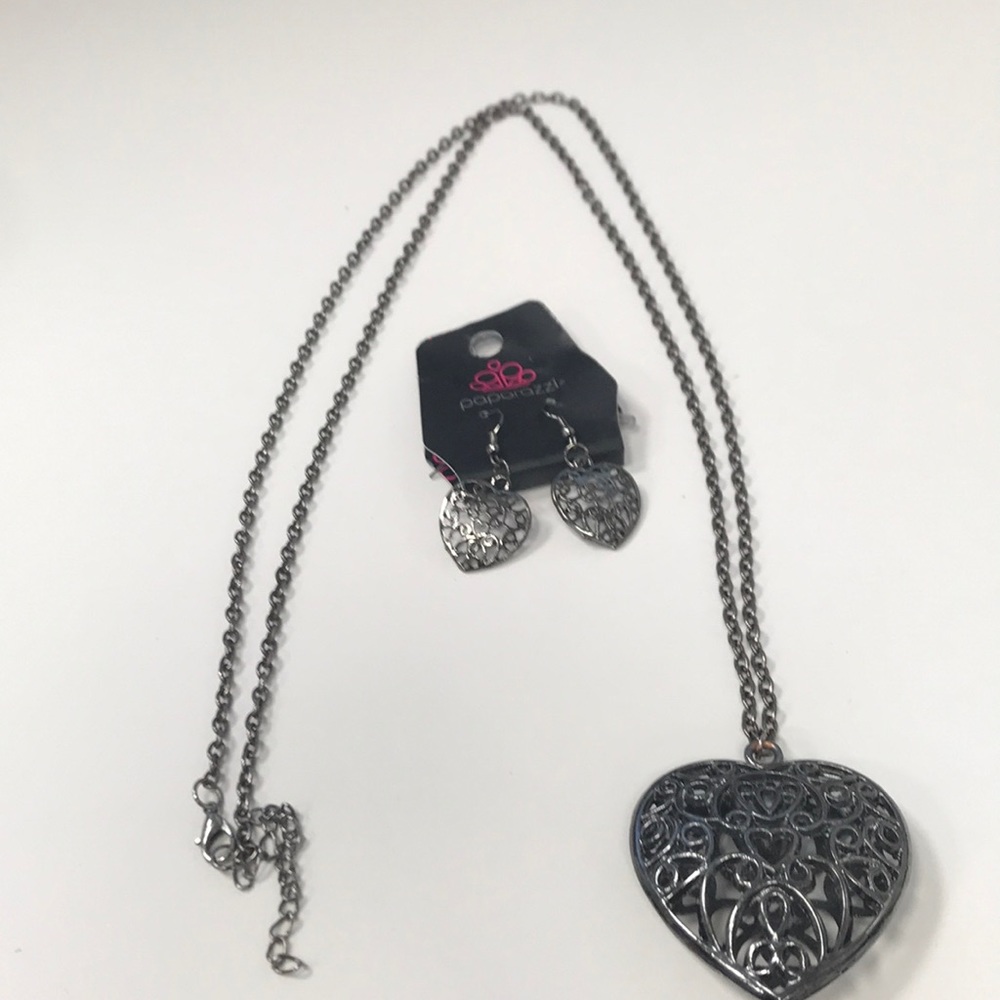Paparazzi gunmetal heart necklace and earrings